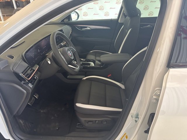 2025 Buick Envision Sport Touring photo 3