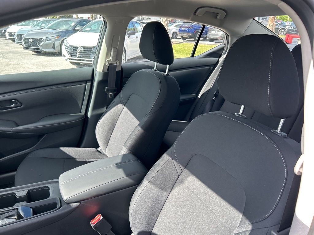 2025 Nissan Sentra S photo 13