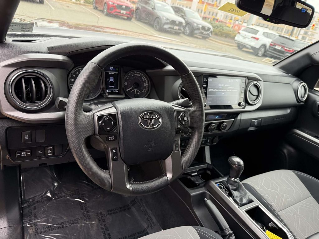 2023 Toyota Tacoma TRD Off-Road photo 2