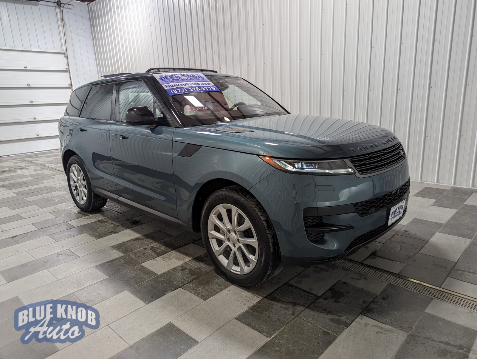 2023 Land Rover Range Rover Sport SE photo 5