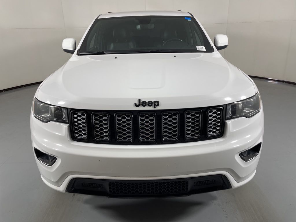 2020 Jeep Grand Cherokee Altitude photo 4