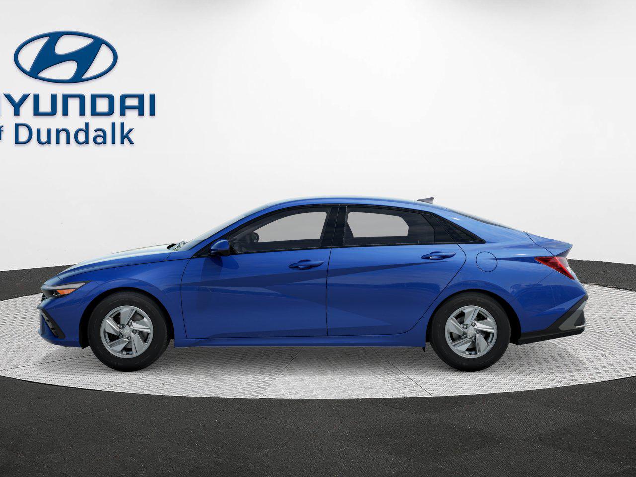 2025 Hyundai Elantra SE photo 3