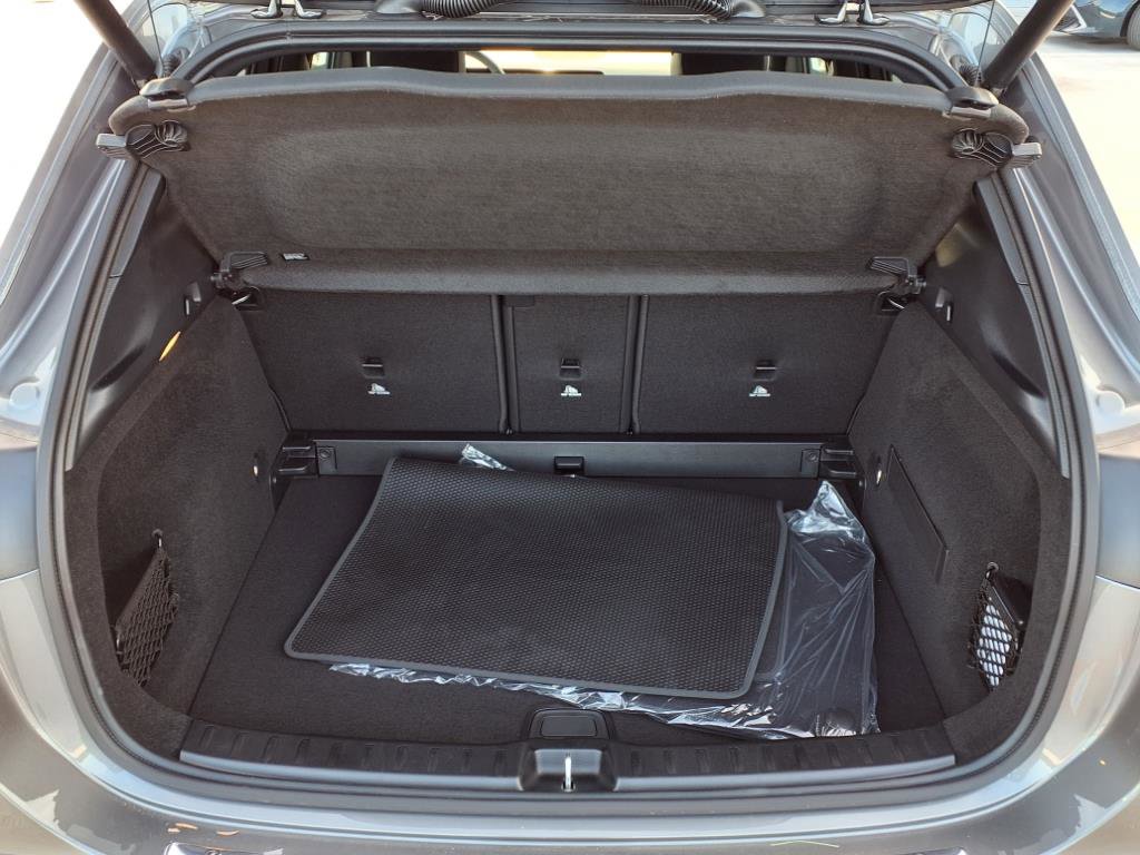 2026 Mercedes Benz GLA 250 photo 18