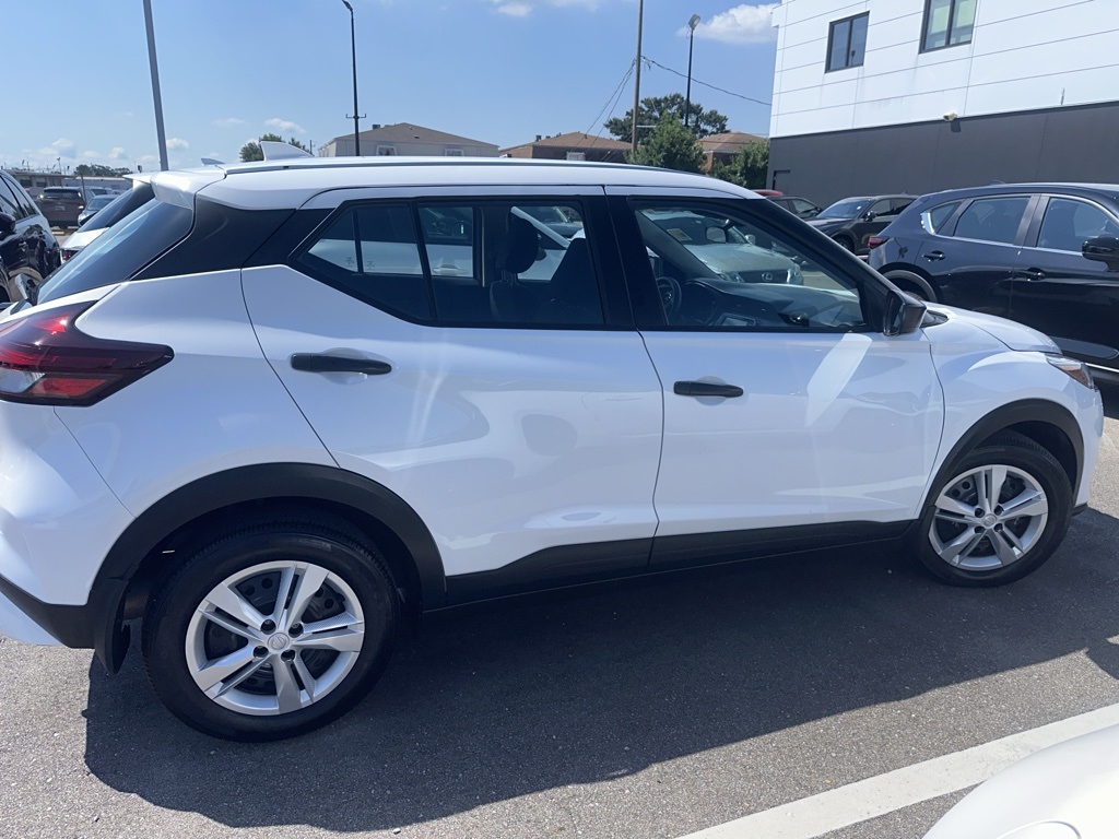 2024 Nissan Kicks S photo 4