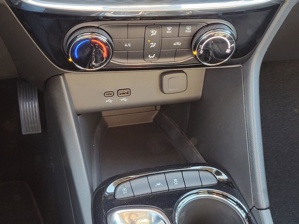 2026 Buick Encore GX Sport Touring photo 9