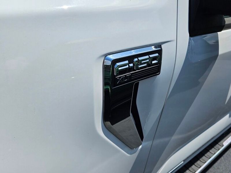 2024 Ford F-150 XLT photo 2