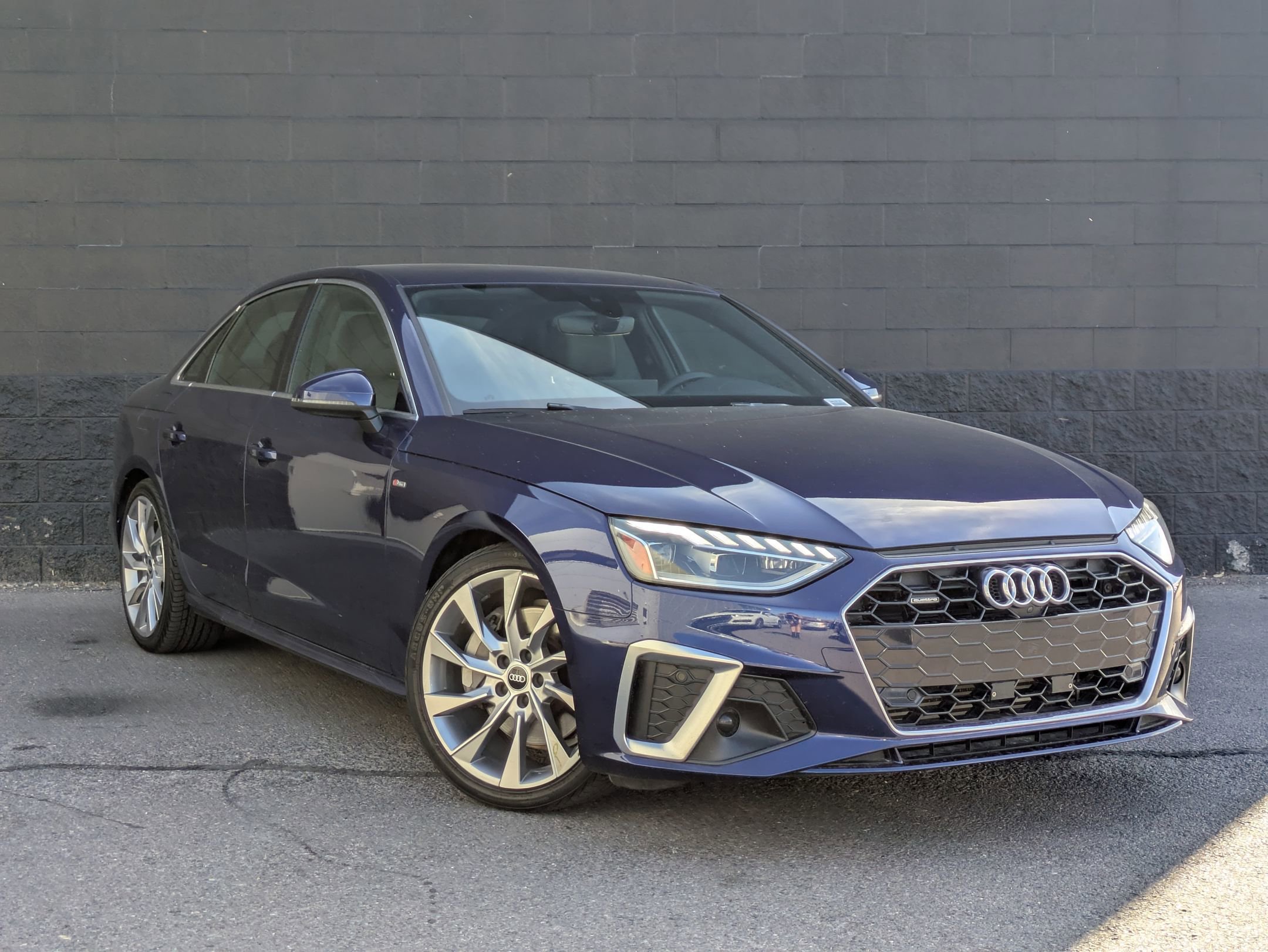 2022 Audi A4 S line Quattro Premium Plus photo 3