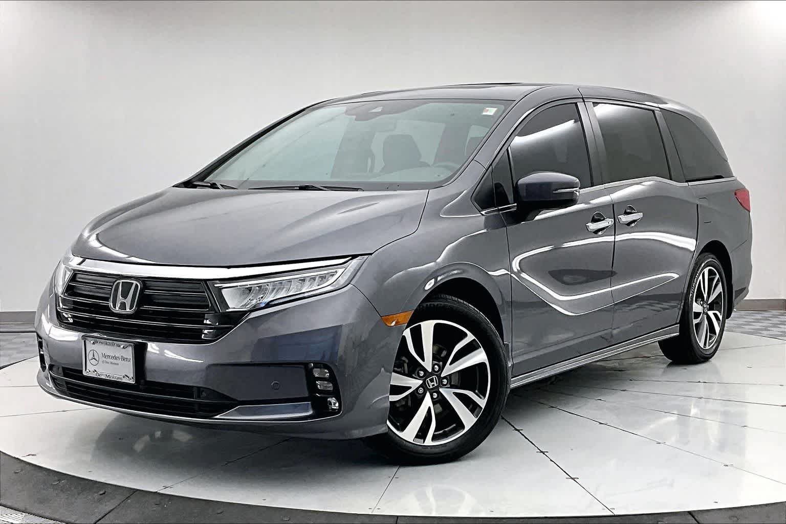 2023 Honda Odyssey Touring's photo