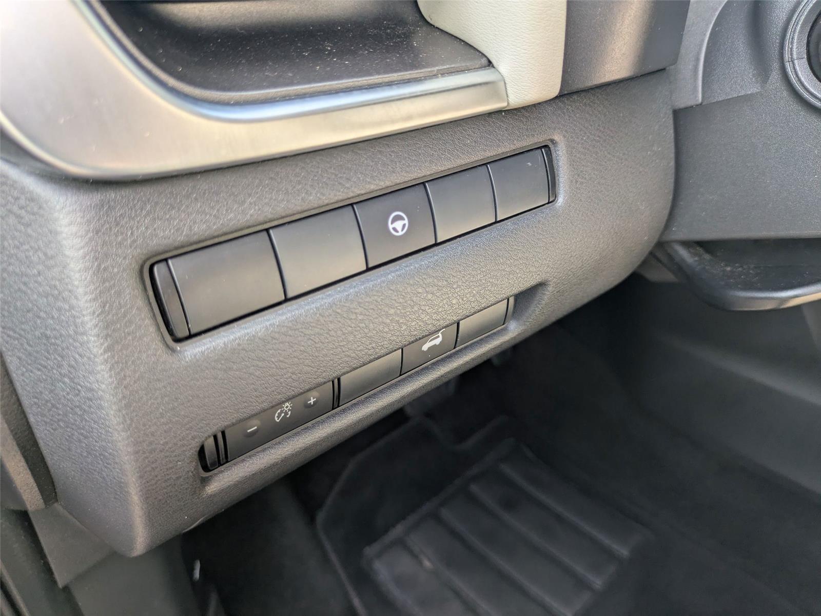 2022 Nissan Rogue SV photo 13