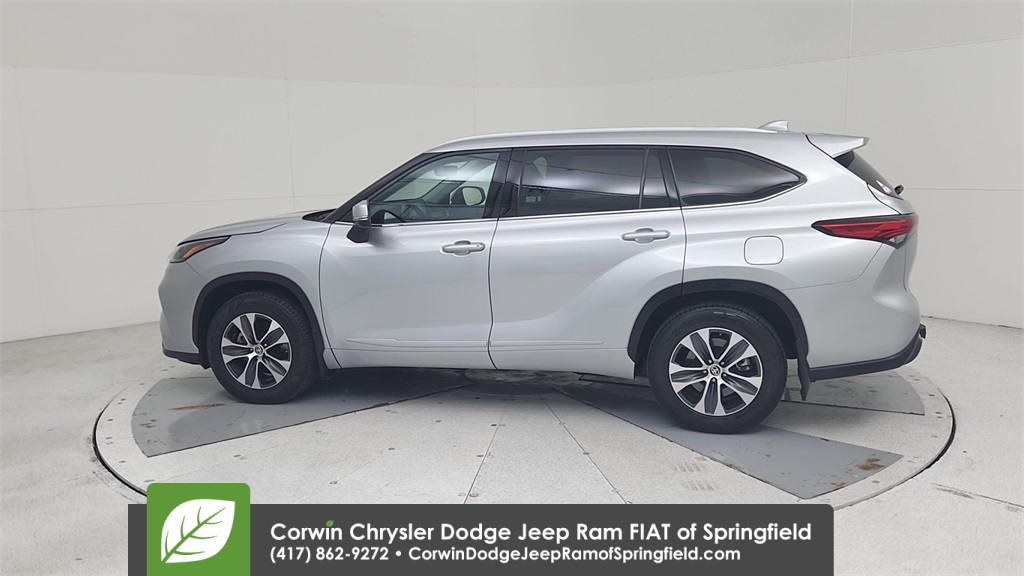 2022 Toyota Highlander XLE photo 9