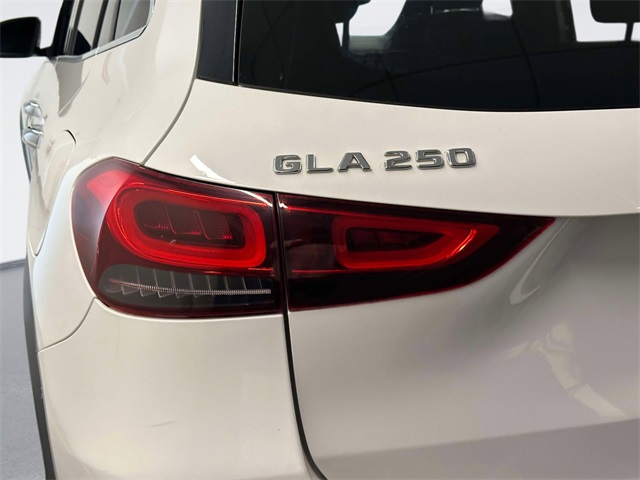2022 Mercedes Benz GLA 250 4MATIC photo 6