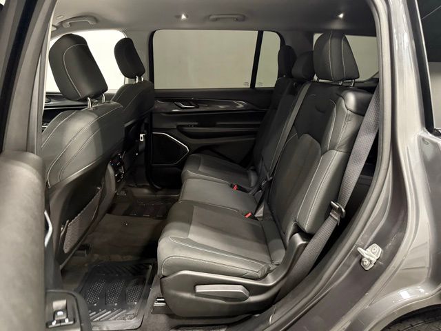 2021 Jeep Grand Cherokee Laredo photo 27