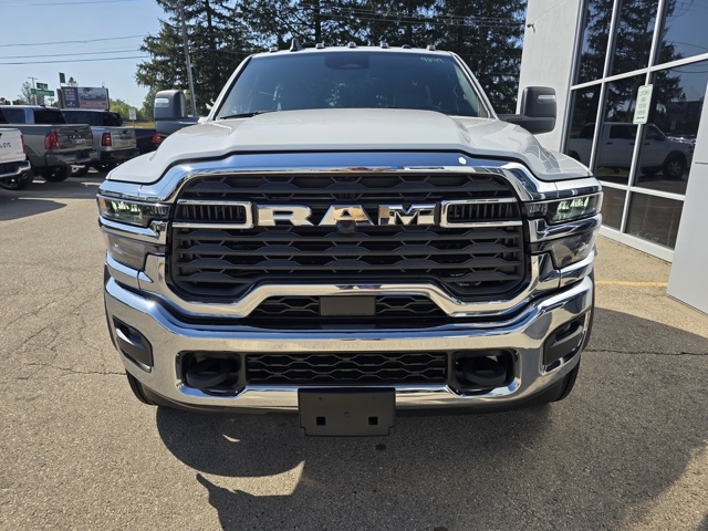 2025 Ram 5500 photo 3