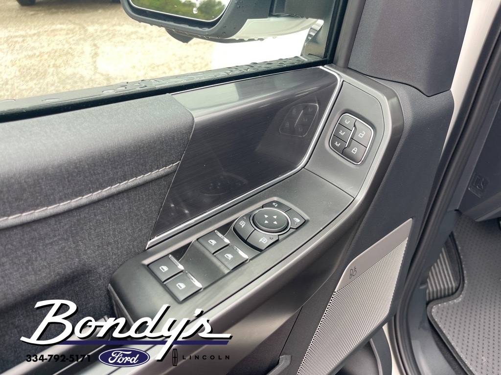 2025 Ford F-150 Lariat photo 4