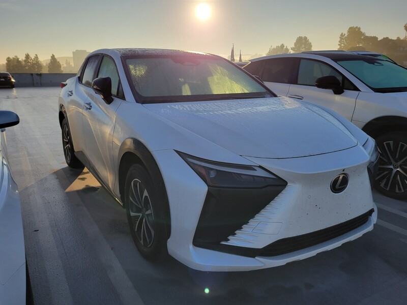 2023 Lexus RZ 450e Premium photo 2