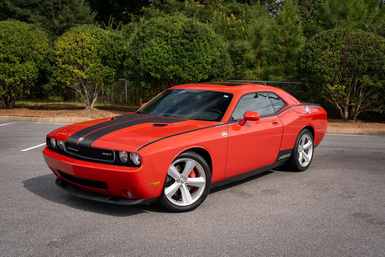 2010 Dodge Challenger SRT8 photo 3