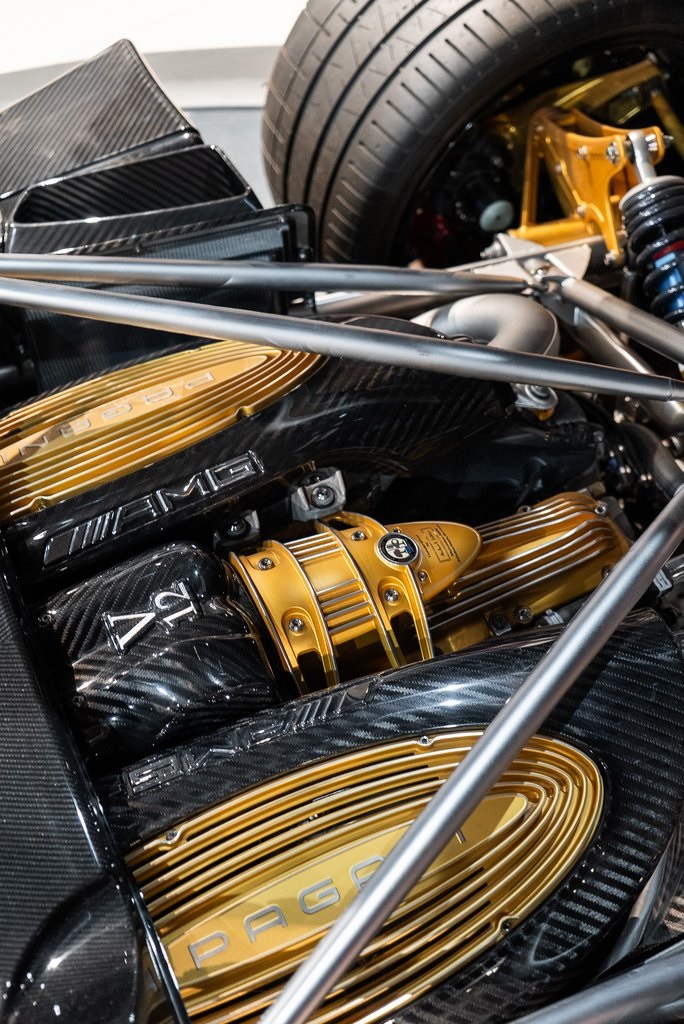 2017 Pagani Huayra photo 42