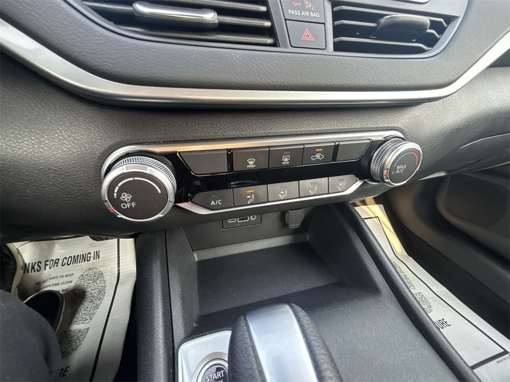 2022 Nissan Altima 2.5 SV photo 16
