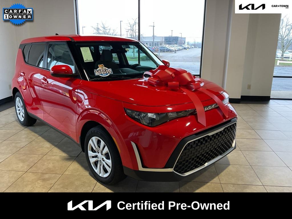 2023 Kia Soul LX's photo