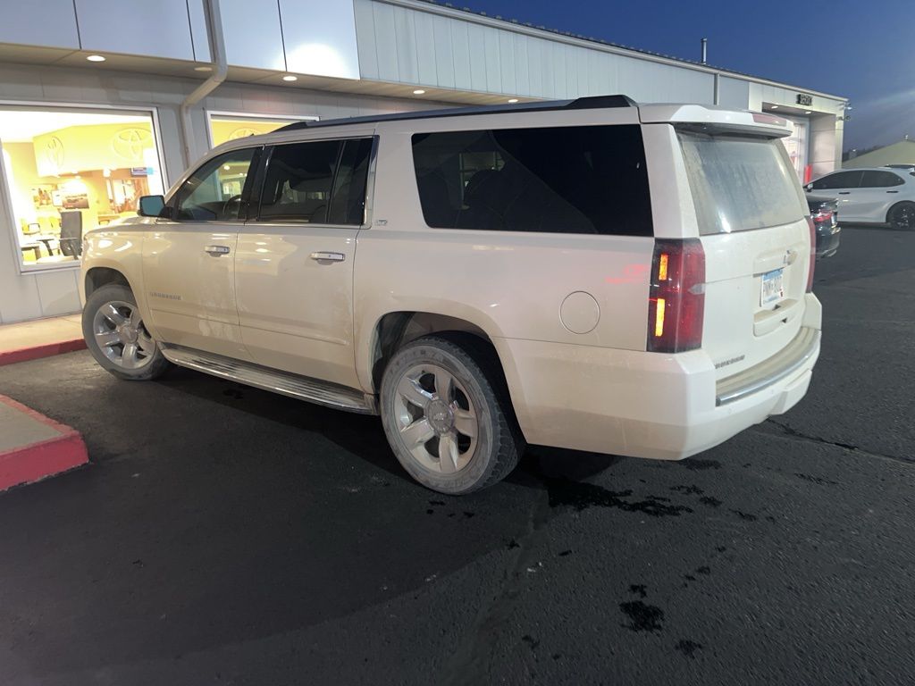 2015 Chevrolet Suburban LTZ photo 4