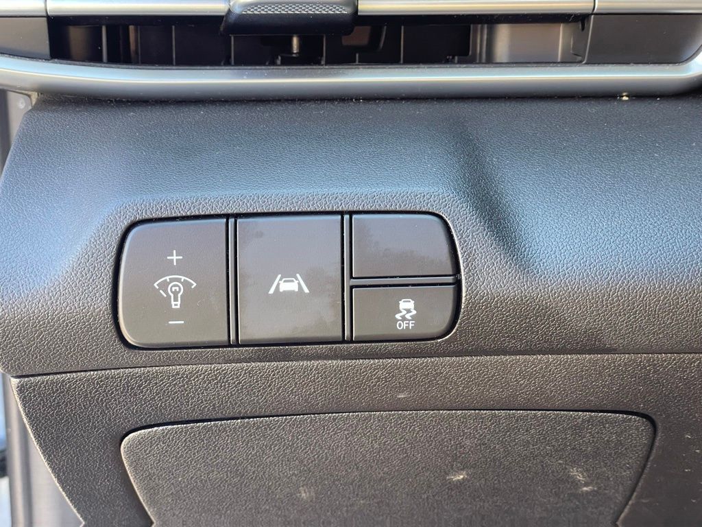2023 Hyundai Elantra SEL photo 11