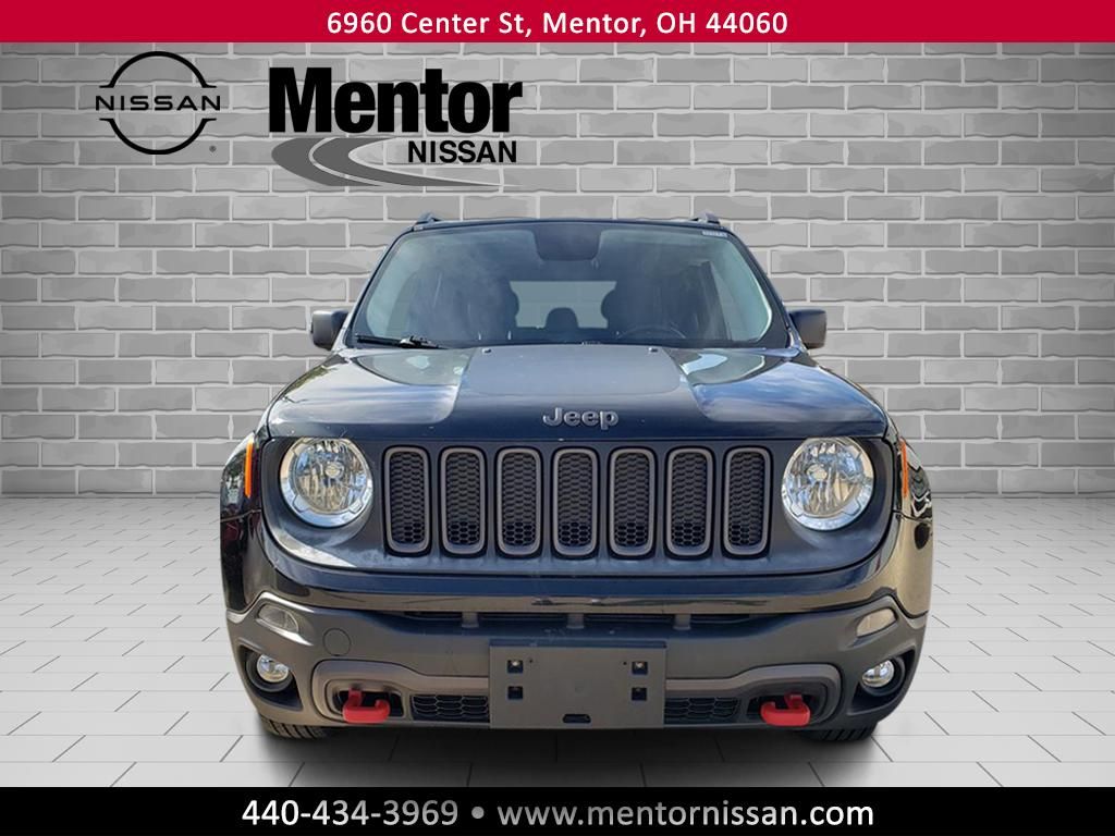 2017 Jeep Renegade Trailhawk photo 2