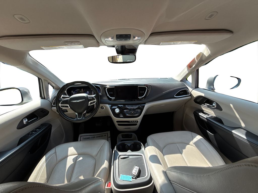 2021 Chrysler Pacifica Hybrid Touring L photo 19