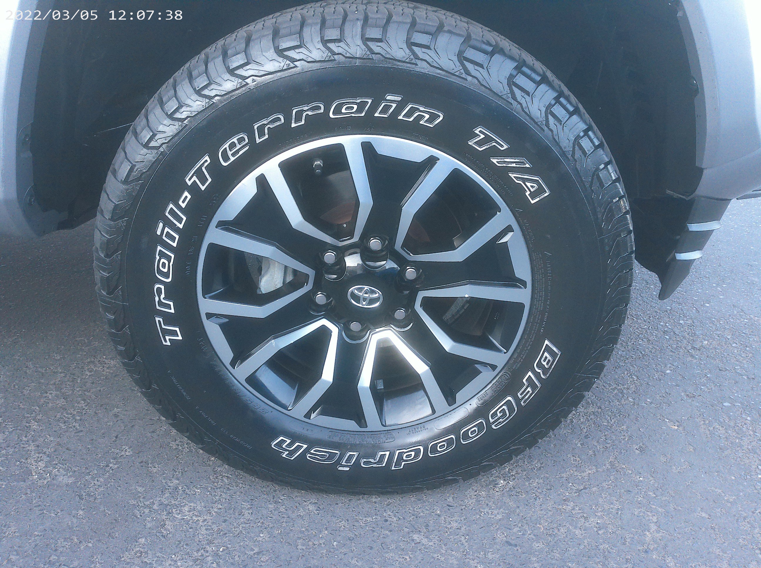 2020 Toyota Tacoma TRD Sport photo 9