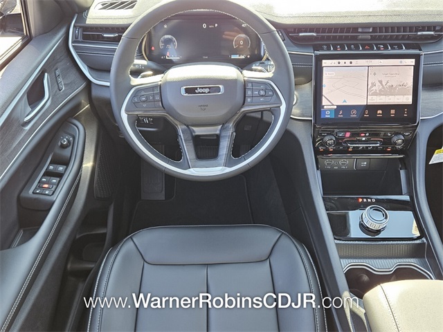 2025 Jeep Grand Cherokee Limited photo 7