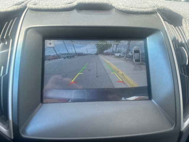 Used 2018  Ford SEL image 6