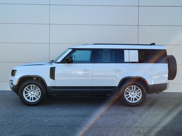 2025 Land Rover Defender 130 S photo 2