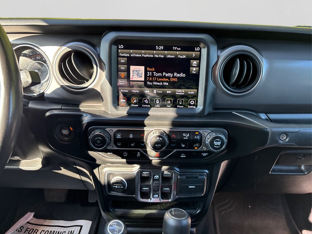 2021 Jeep Gladiator Willys photo 17
