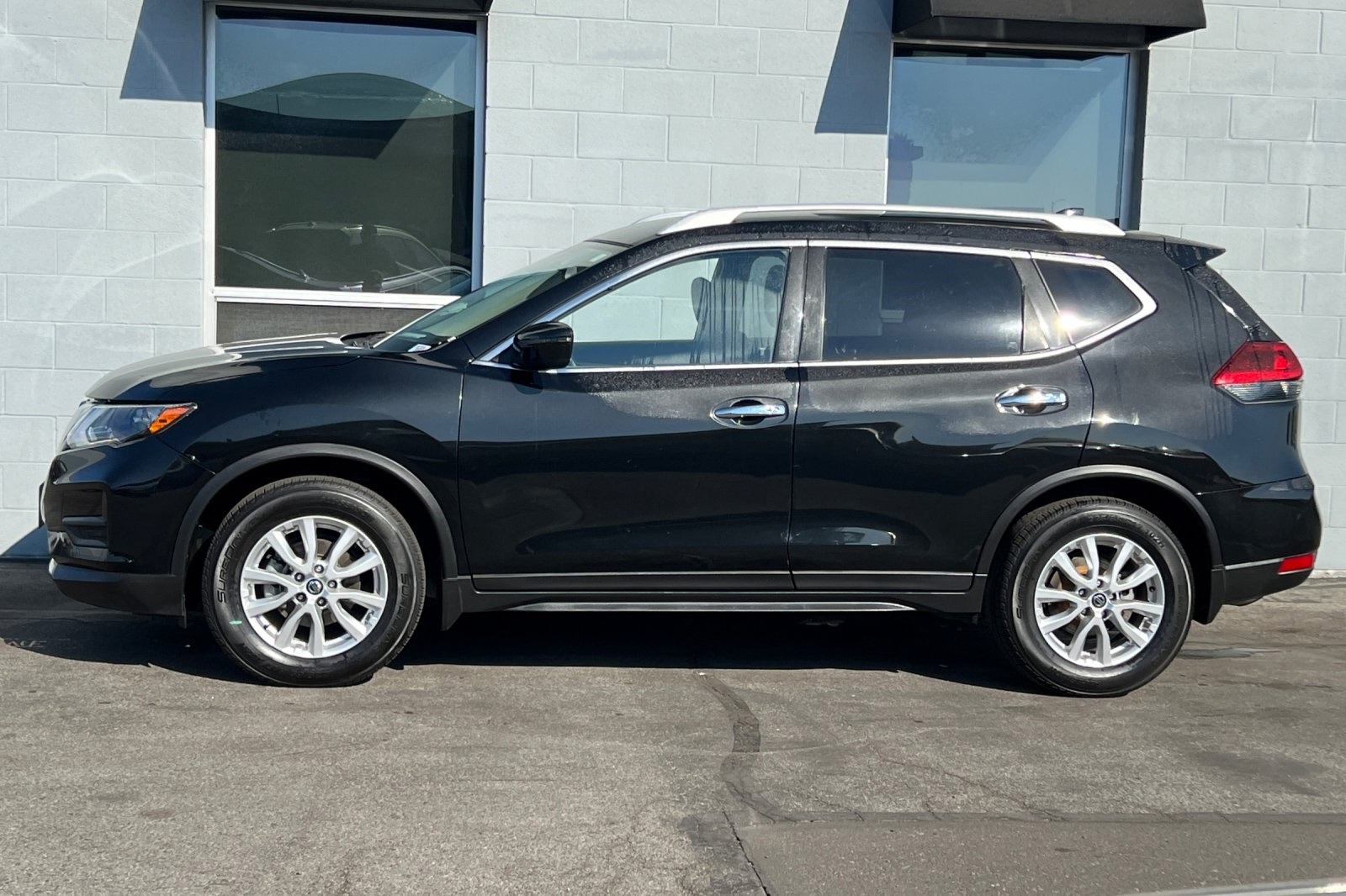 2020 Nissan Rogue SV photo 6