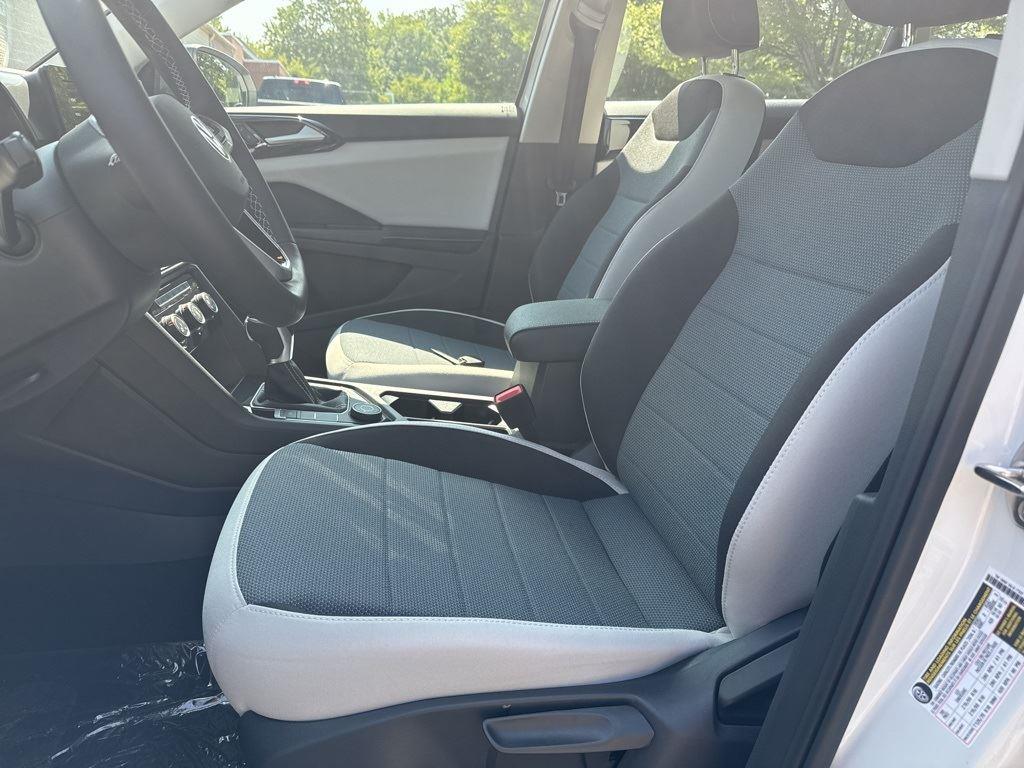 2025 Volkswagen Taos S photo 10
