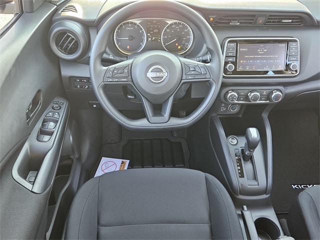 2025 Nissan Kicks Play S photo 5
