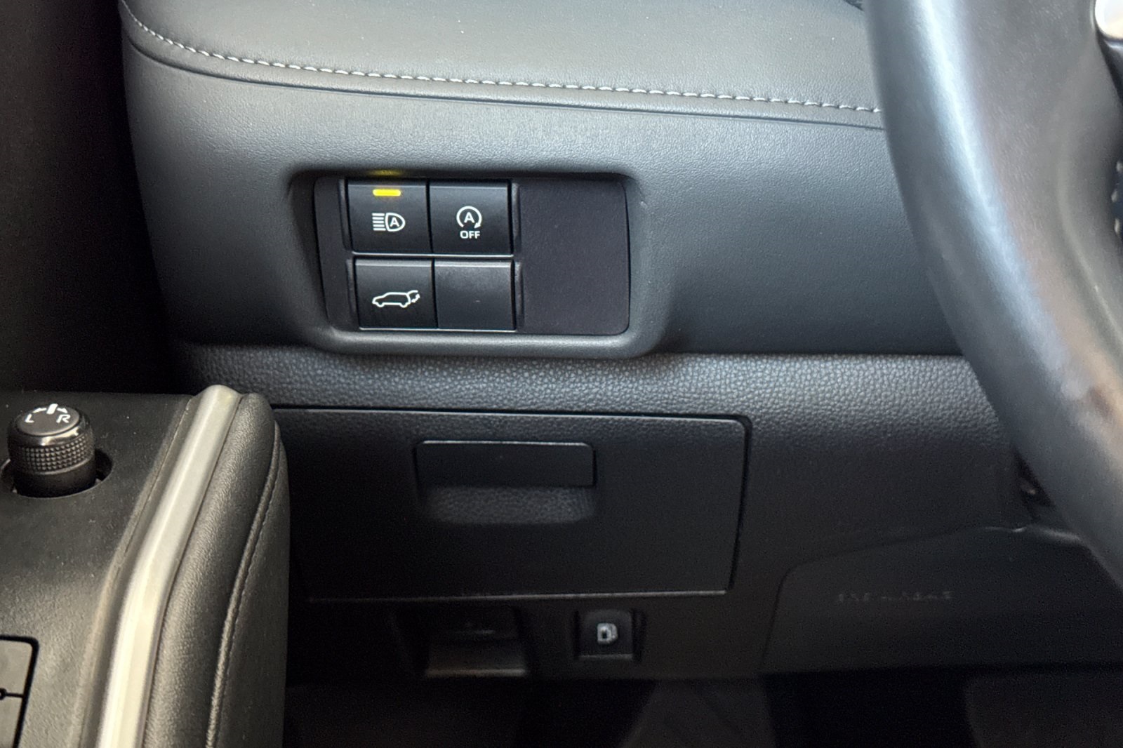 2024 Toyota Highlander LE photo 30