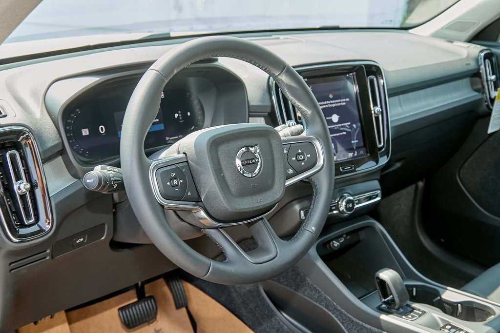 2026 VOLVO XC40 - Image 10