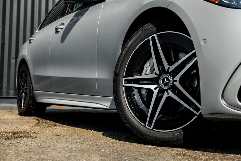 2025 Mercedes Benz C 300 4MATIC photo 7
