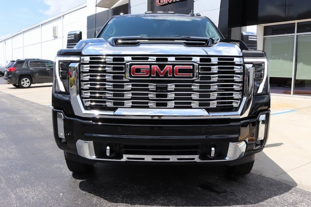 2025 Gmc Sierra 3500 HD Denali photo 2