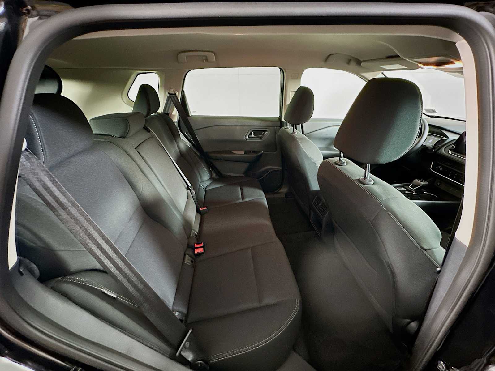 2025 Nissan Rogue S photo 25