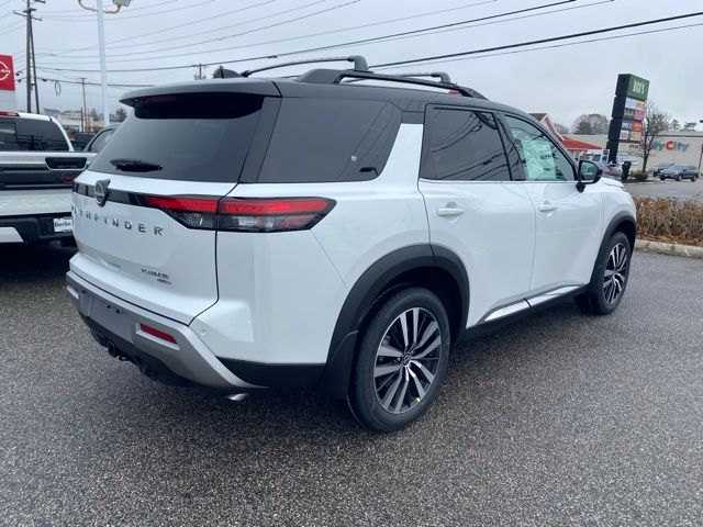 2025 Nissan Pathfinder Platinum photo 3