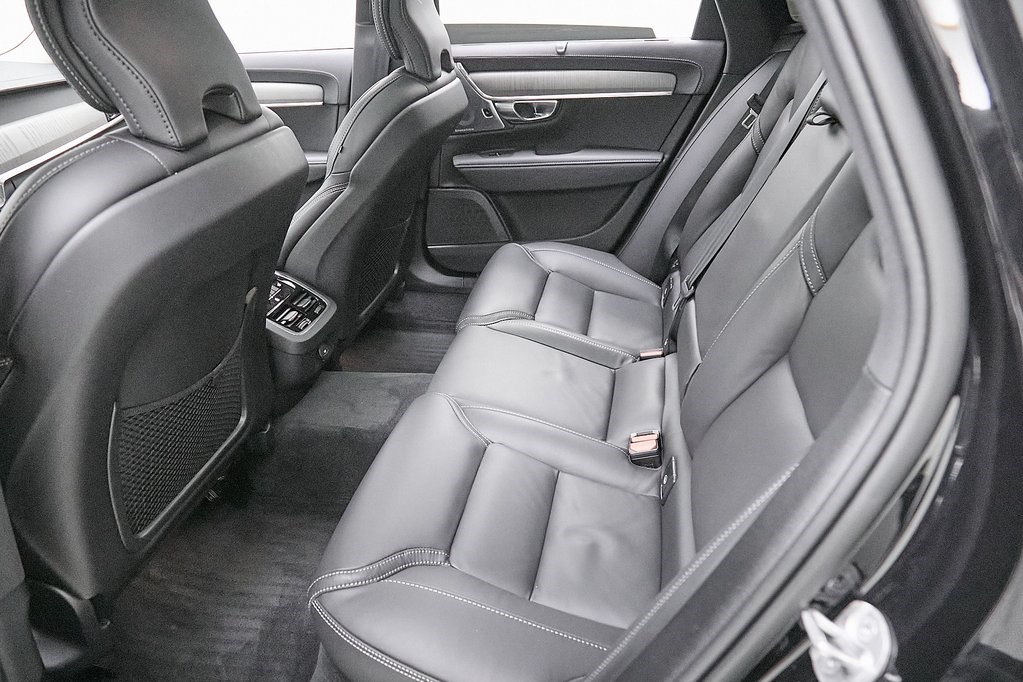 2024 VOLVO V90CC - Image 25