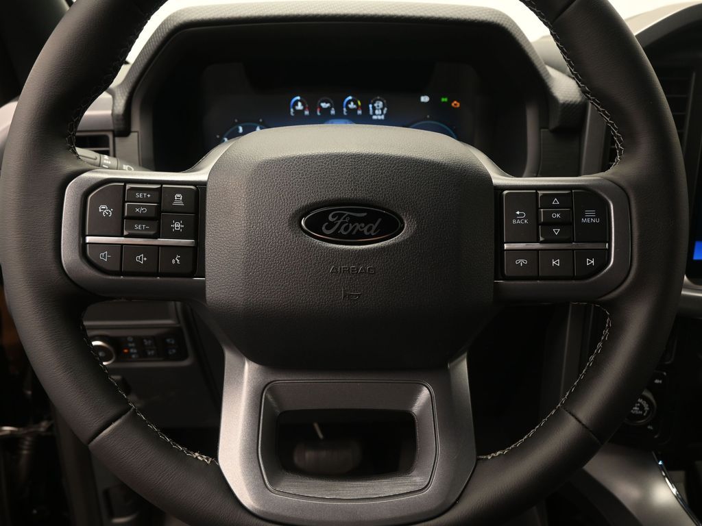 2025 Ford F-150 XLT photo 9