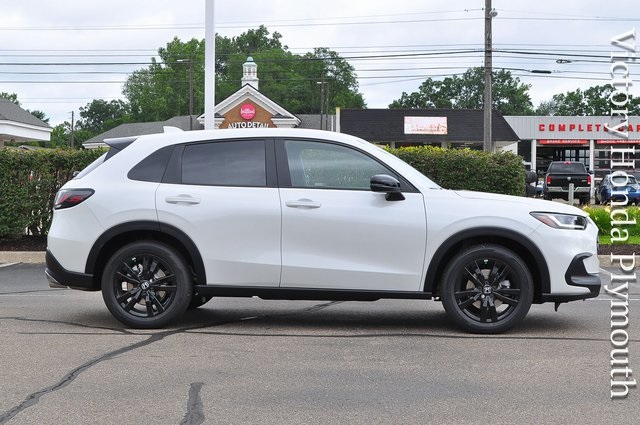 2026 Honda HR-V Sport photo 2