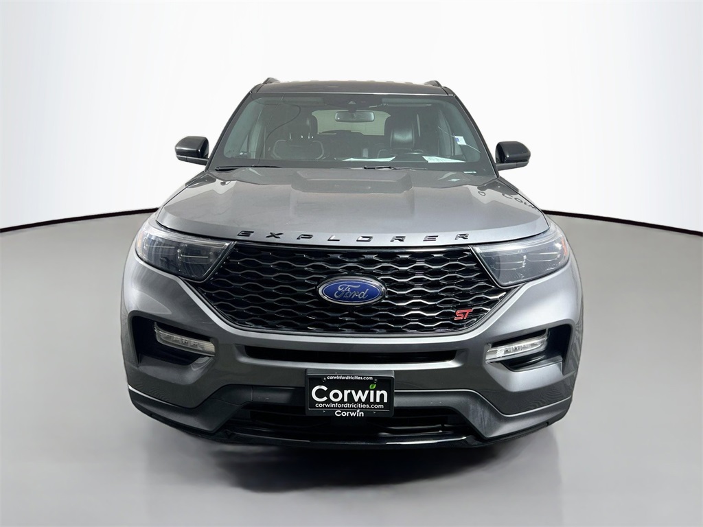 2022 Ford Explorer ST photo 3