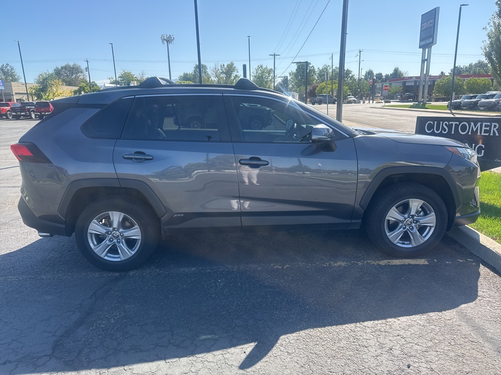 Used 2022 Toyota RAV4 XLE with VIN 4T3RWRFV6NU053169 for sale in Kansas City