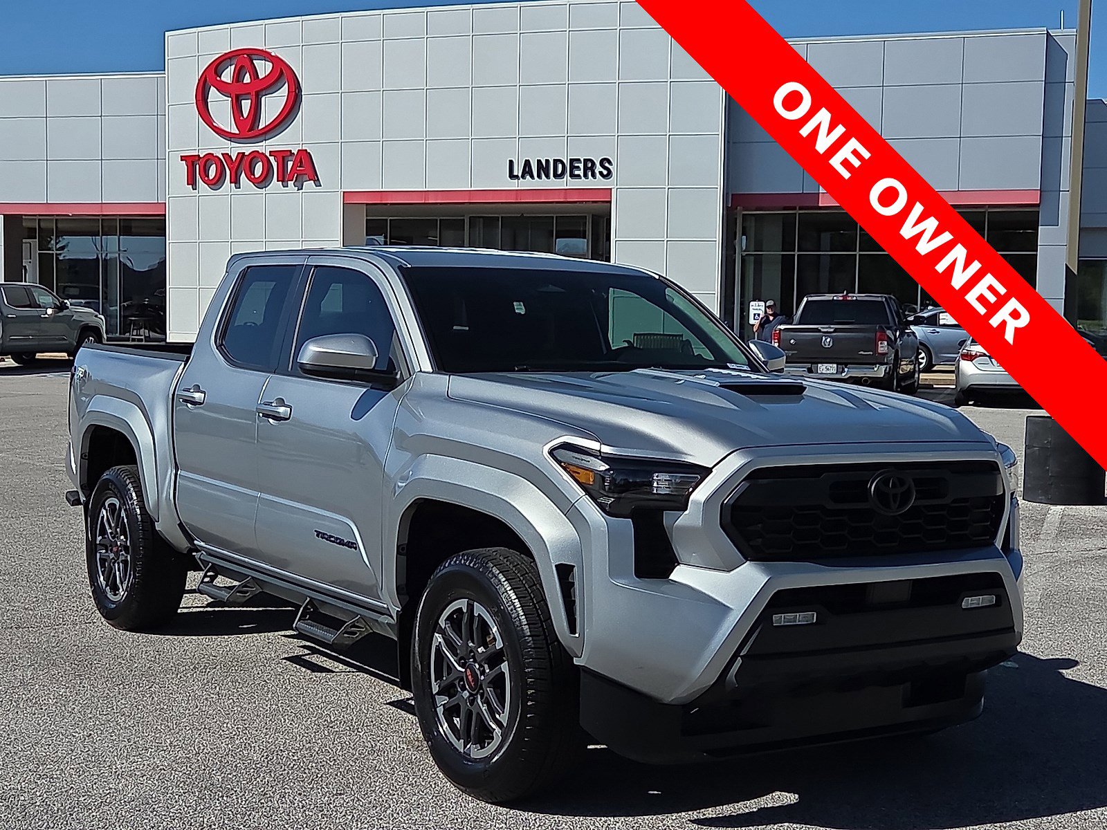 2024 Toyota Tacoma TRD Sport's photo