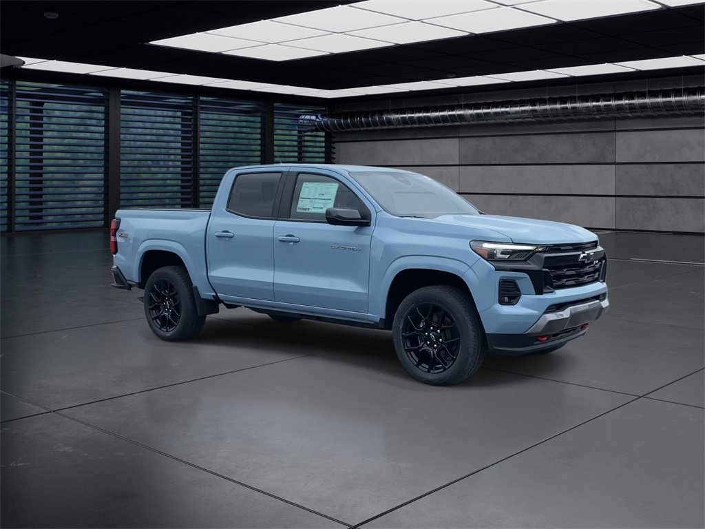 2025 Chevrolet Colorado Z71 photo 2