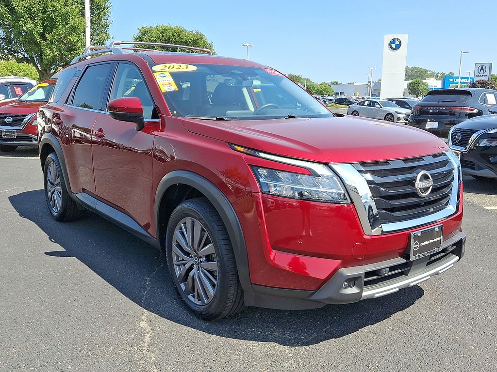 2023 Nissan Pathfinder SL photo 2