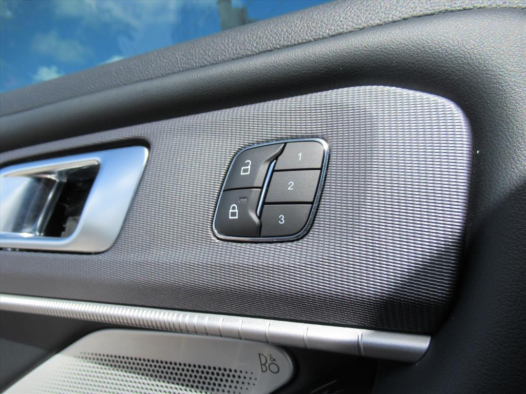 2025 Ford Explorer ST photo 26
